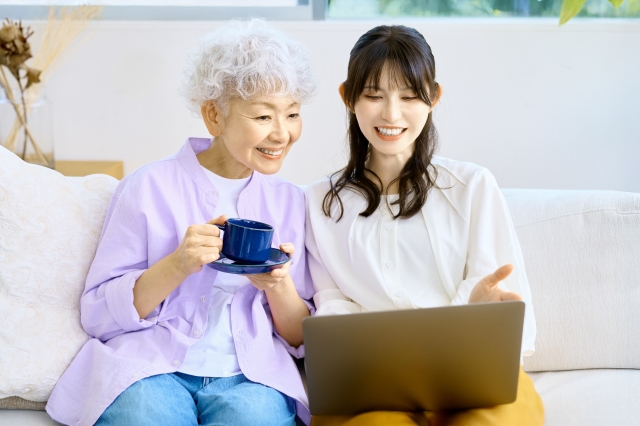 話し合う親子